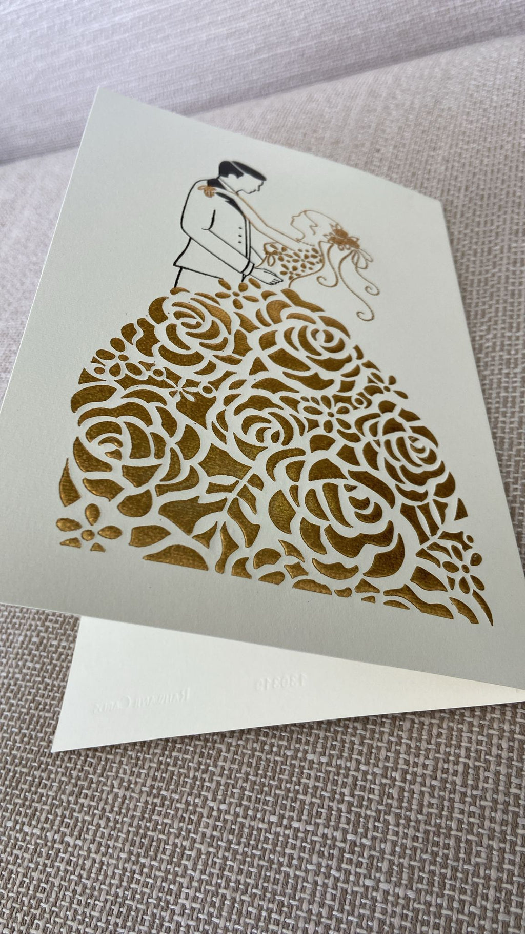 Lot de 25 faire-part mariage luxe – découpe florale dorée élégante